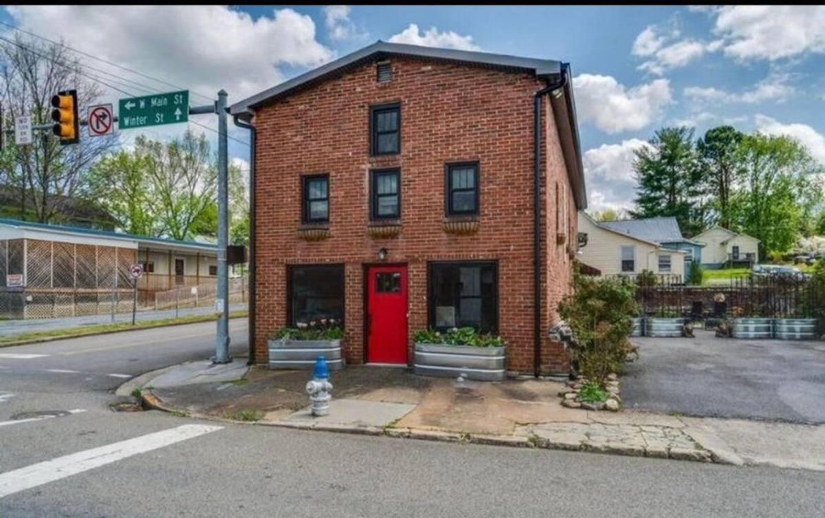 House for rent at 401 W Main St, Johnson City, TN 37604