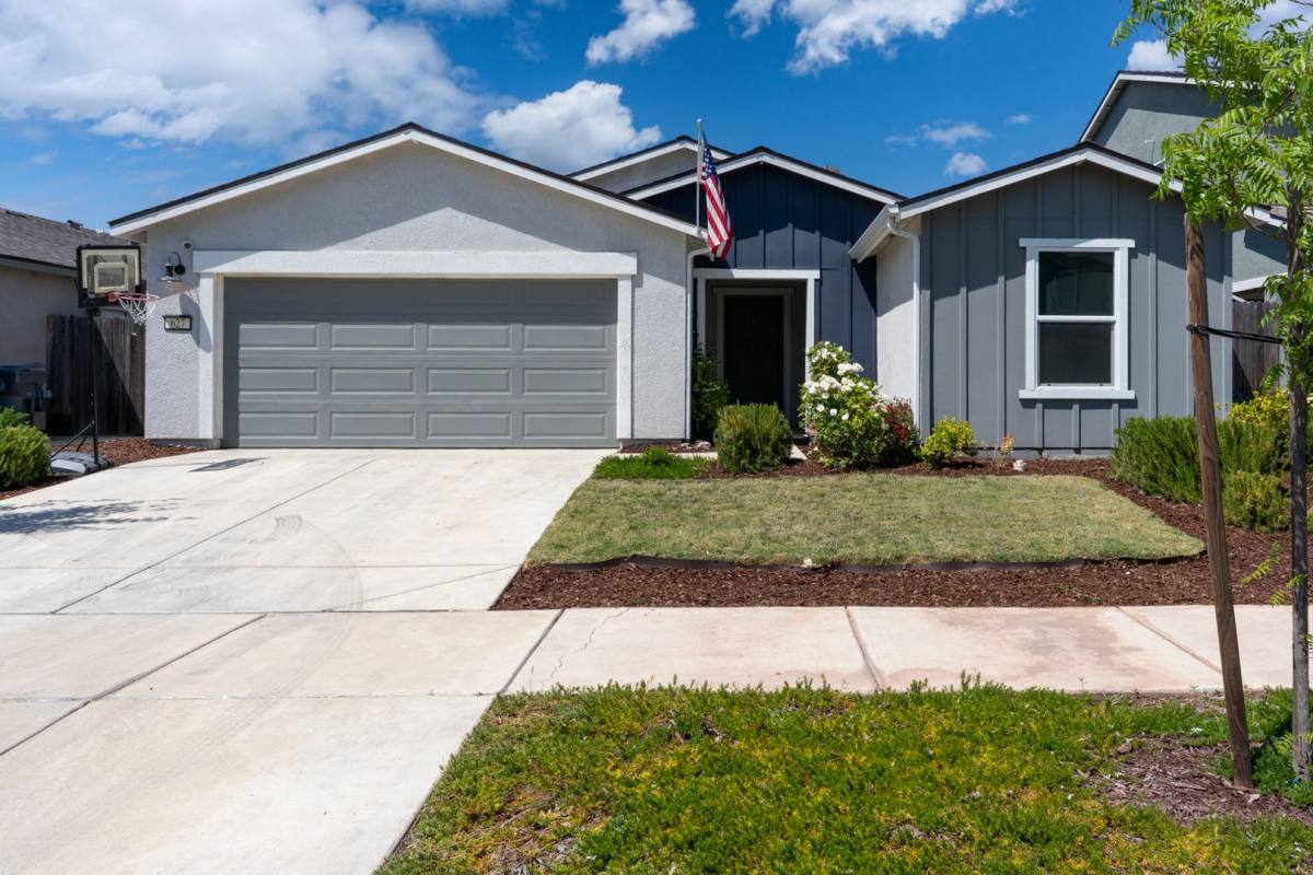 House for rent at 627 Suzanne Dr, Merced, CA 95348