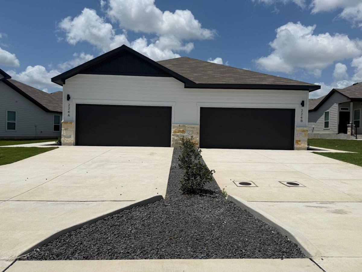 Townhouse for rent at 224 Schrader Dr, Buda, TX 78610