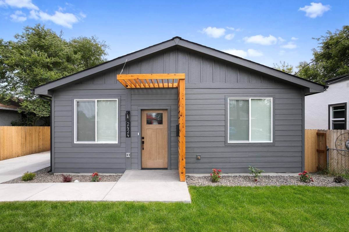 House for rent at 2424 N Addison St, Spokane, WA 99207