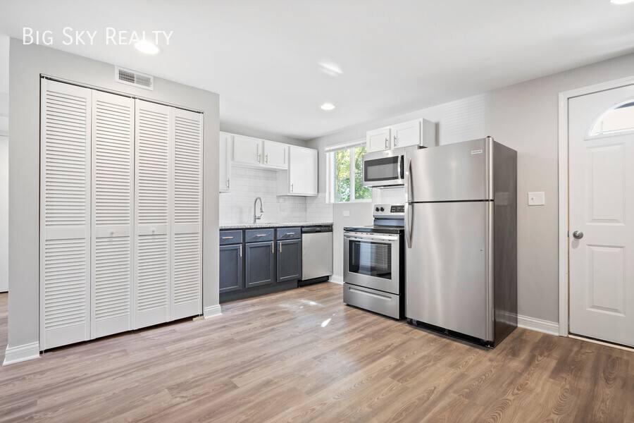 Apartment for rent at 127 Walnut St #A, Columbus, OH 43230