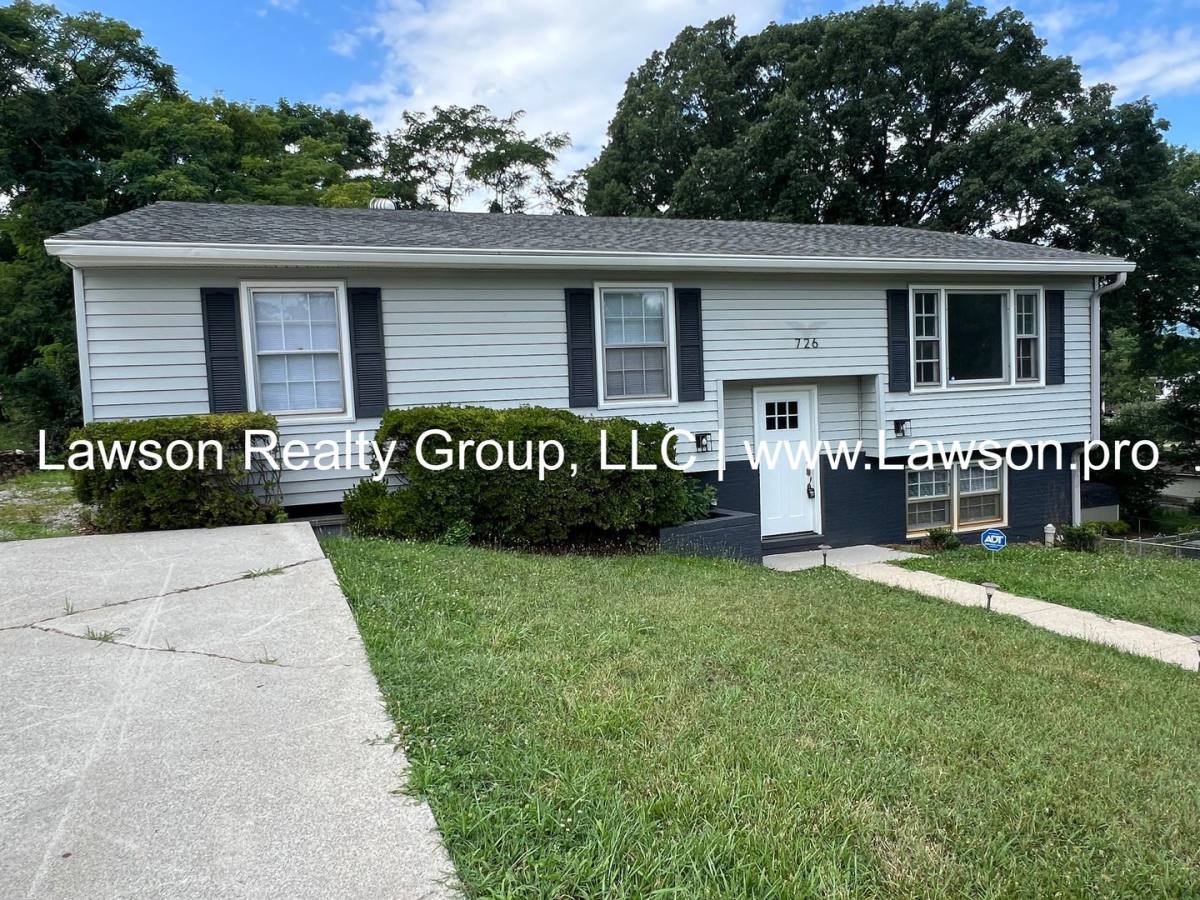 House for rent at 726 Pyrtle Dr, Salem, VA 24153