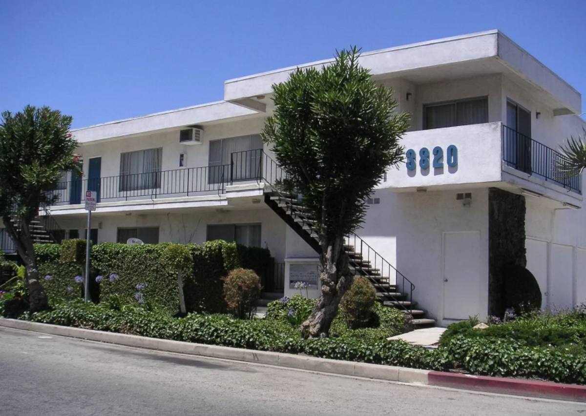 Apartment for rent at 3820 Frances Ave, Los Angeles, CA 90066