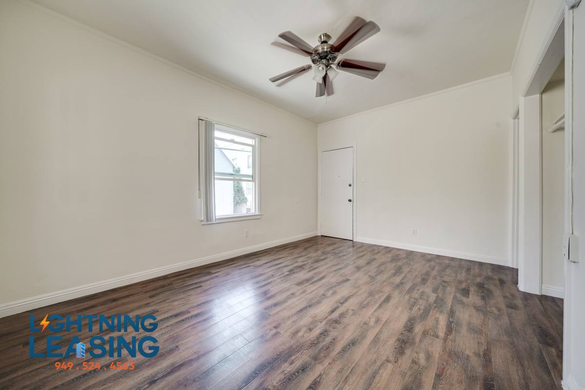 Apartment for rent at 421 N Coronado St #101D, Los Angeles, CA 90026