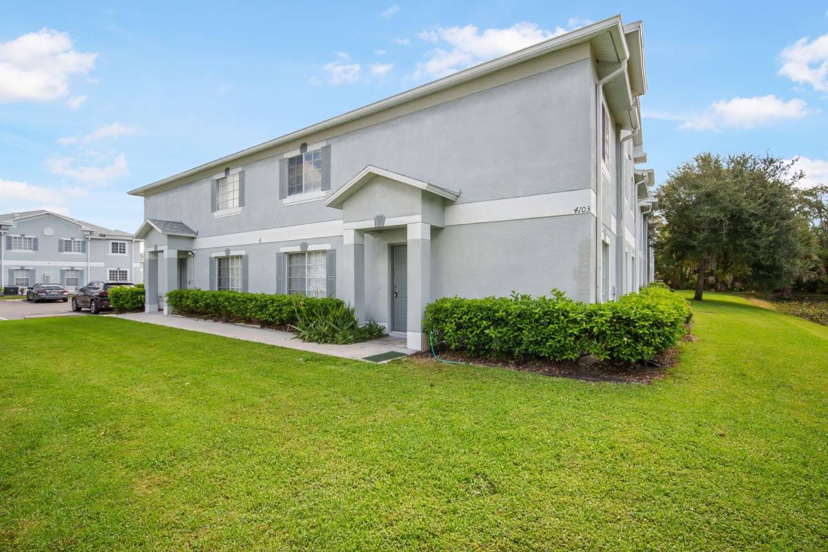 Townhouse for rent at 4103 Gradstone Place, Tampa, FL 33617