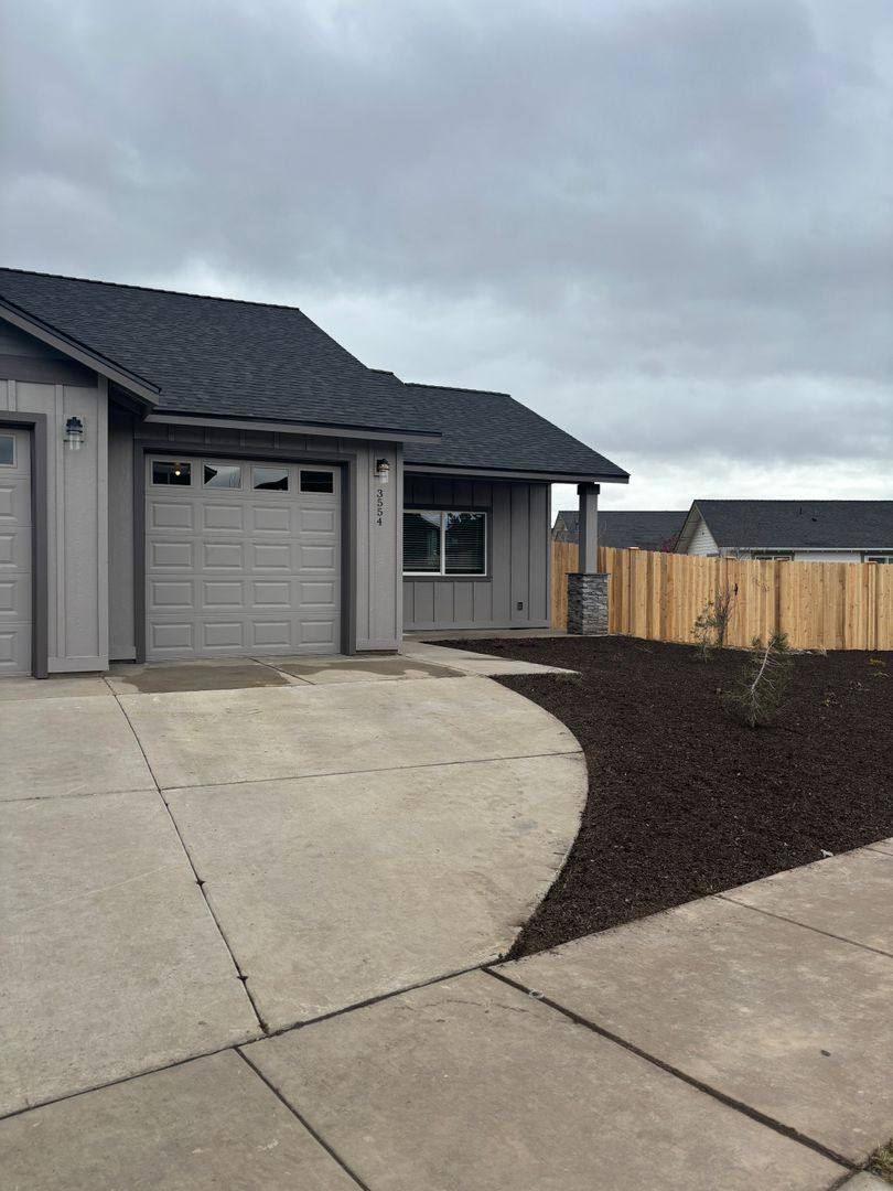 Townhouse for rent at 3554 SW 48th, Redmond, OR 97756