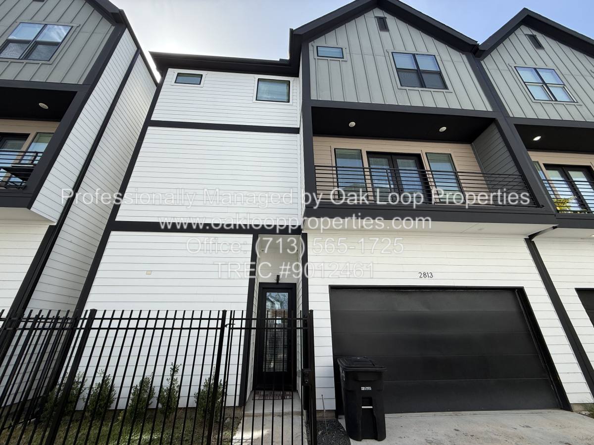 Townhouse for rent at 2813 Anita St, Houston, TX 77004