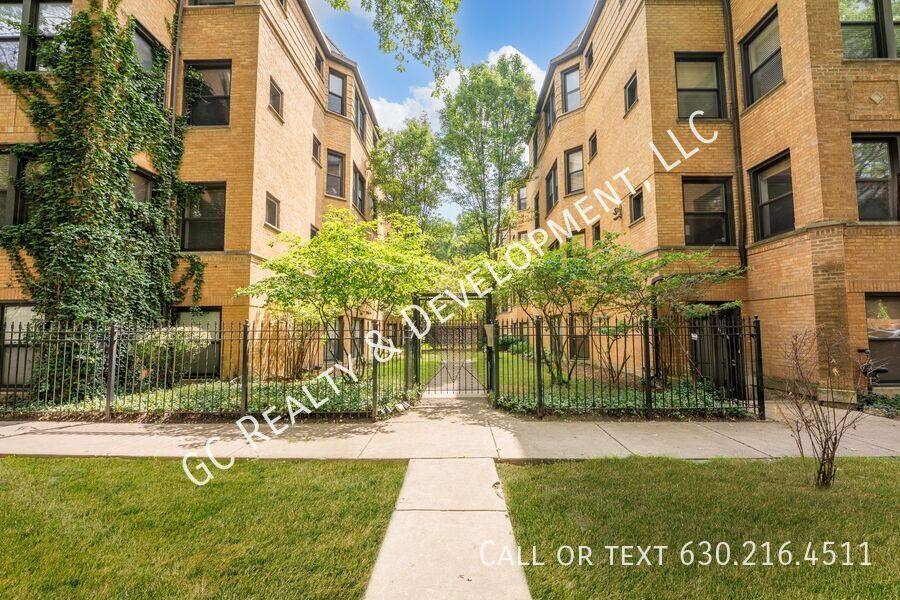 Apartment for rent at 7635 N Greenview Ave #2E, Chicago, IL 60626