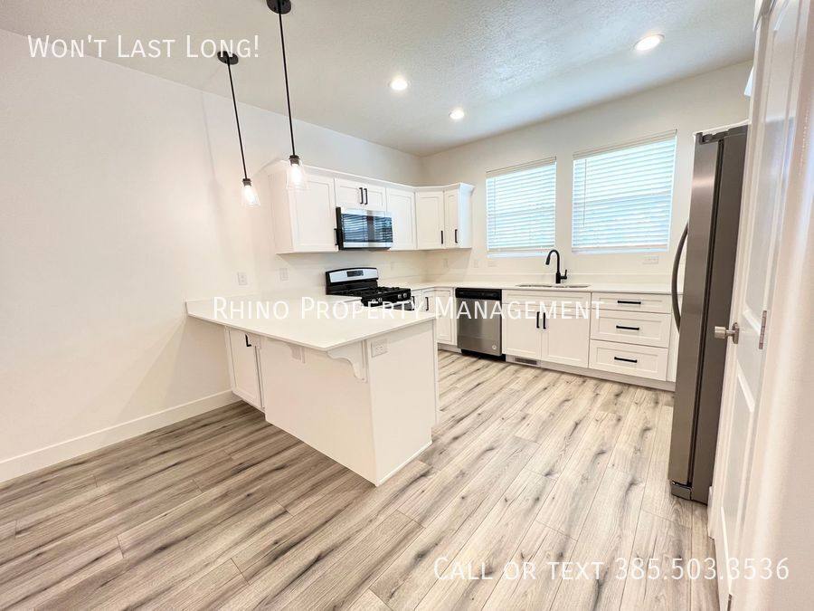 Townhouse for rent at 13941 S Little Ridge Lane, Herriman, UT 84096