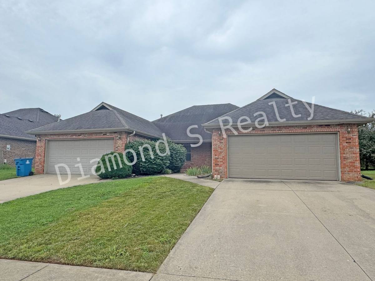 House for rent at 1434 W Sackett St, Springfield, MO 65807