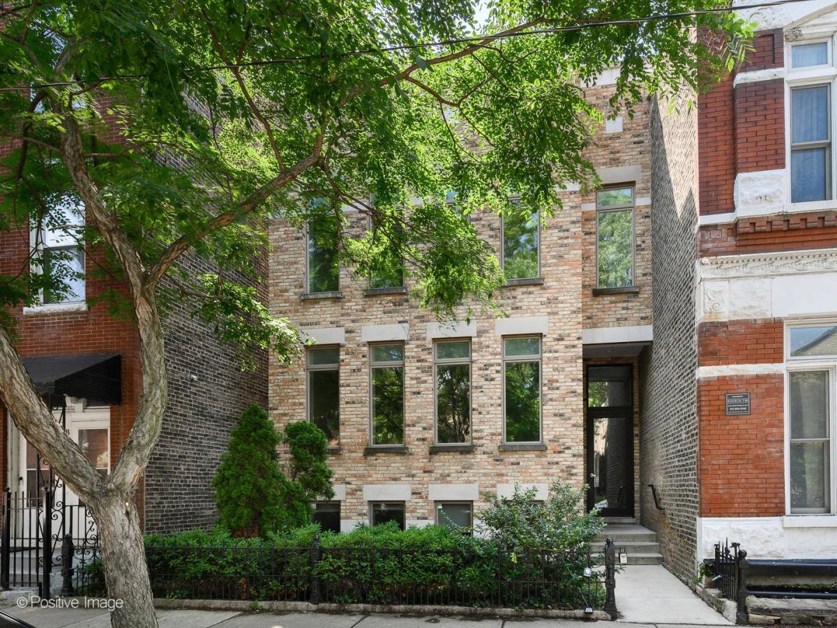 Apartment for rent at 842 N Wolcott, Chicago, IL 60622