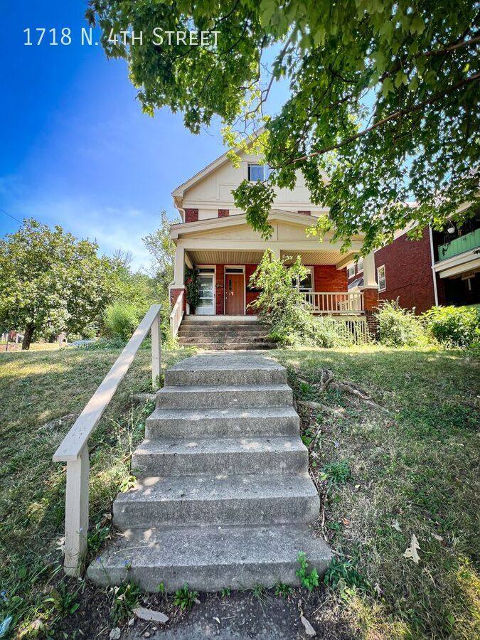 Townhouse for rent at 1718 N 4th St, Columbus, OH 43201