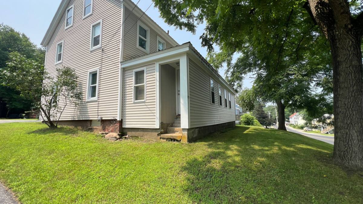 Apartment for rent at 73-75 Buffumsville Rd, Somersworth, NH 03878