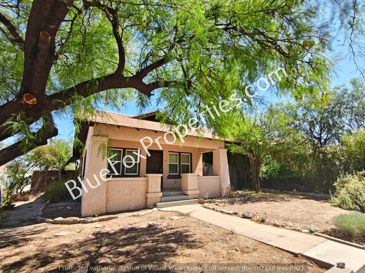 House for rent at 827 E Helen St, Tucson, AZ 85719