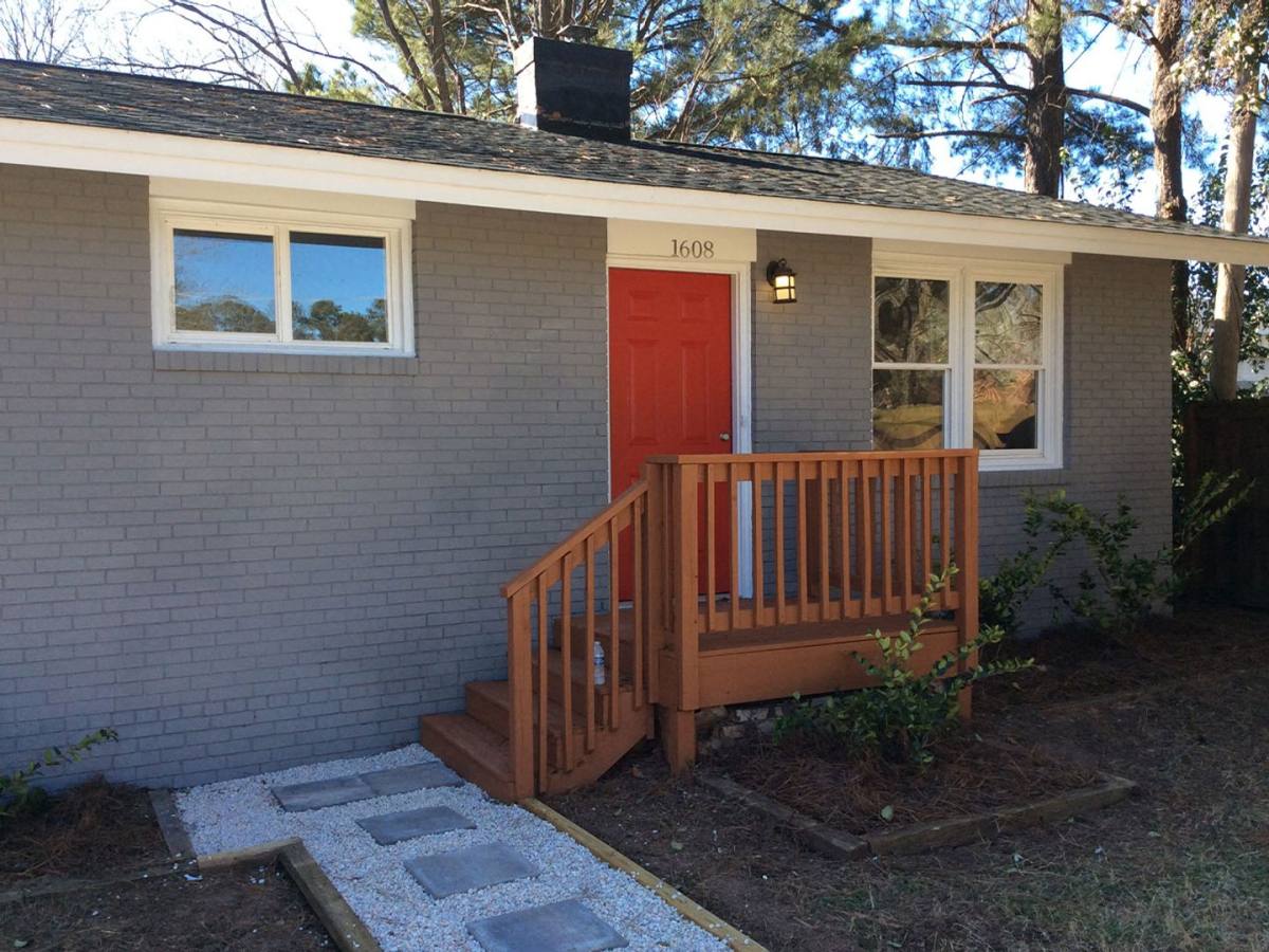 Townhouse for rent at 1616 Honeysuckle Rd, Raleigh, NC 27609