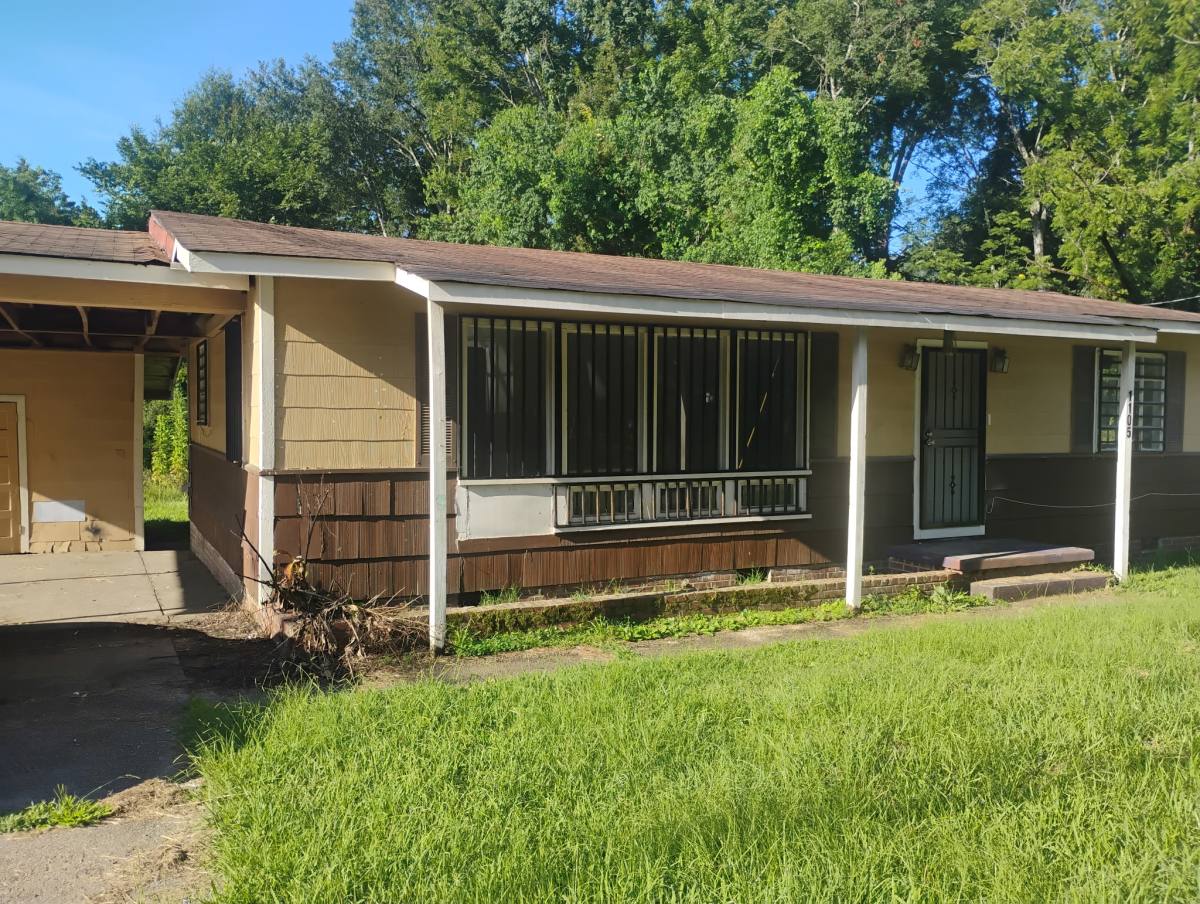 House for rent at 1105 W McDowell Rd, Jackson, MS 39204
