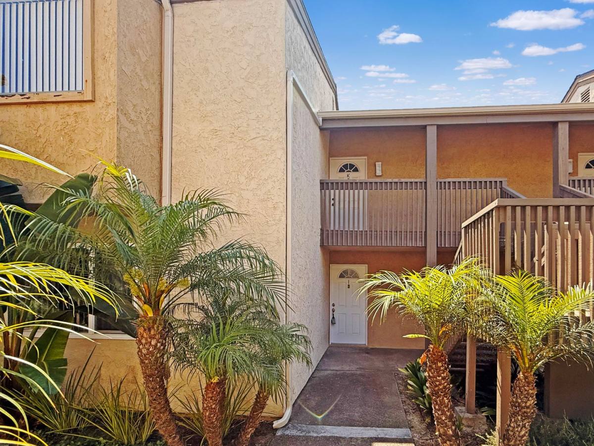 Condo for rent at 8560 Via Mallorca, La Jolla, CA 92037