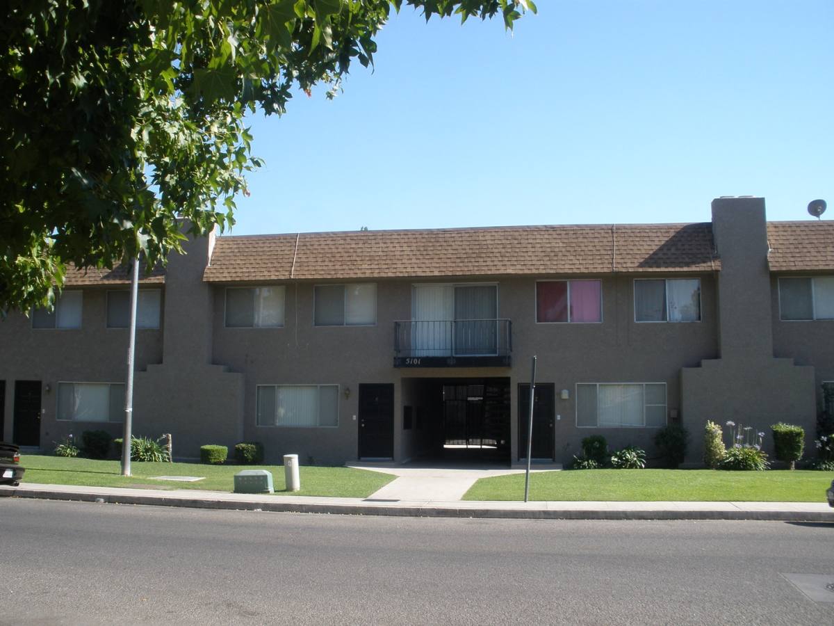 Townhouse for rent at 5101 Hunter Ave, Bakersfield, CA 93309