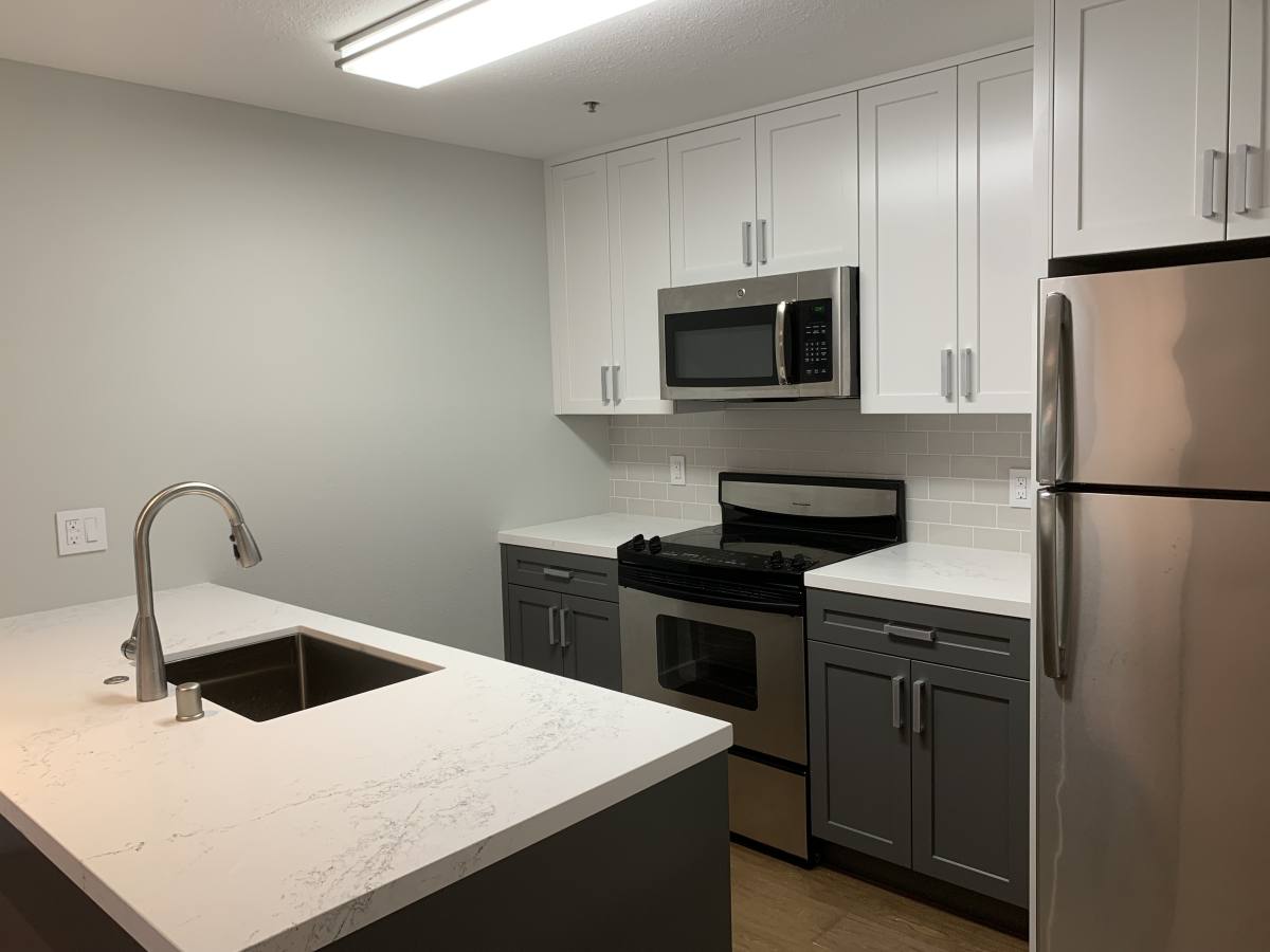 Apartment for rent at 1945 Washington St #301, San Francisco, CA 94109