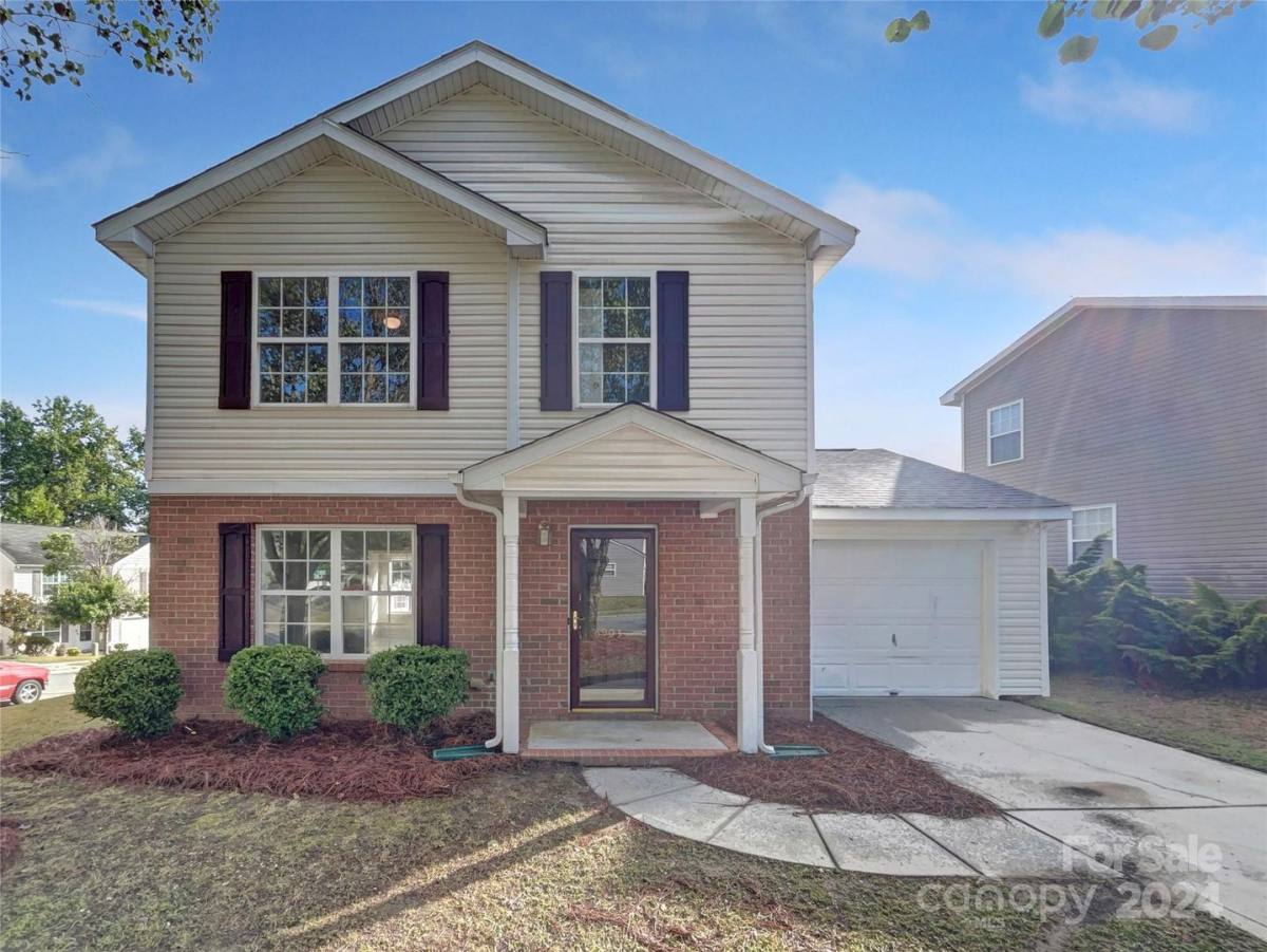 House for rent at 6903 Seney Dr, Charlotte, NC 28214