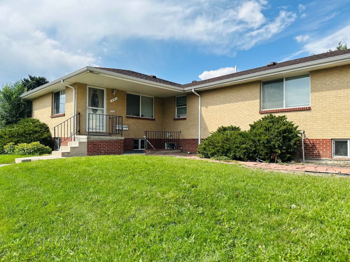 Apartment for rent at 901-903 N Wolff St, Denver, CO 80204
