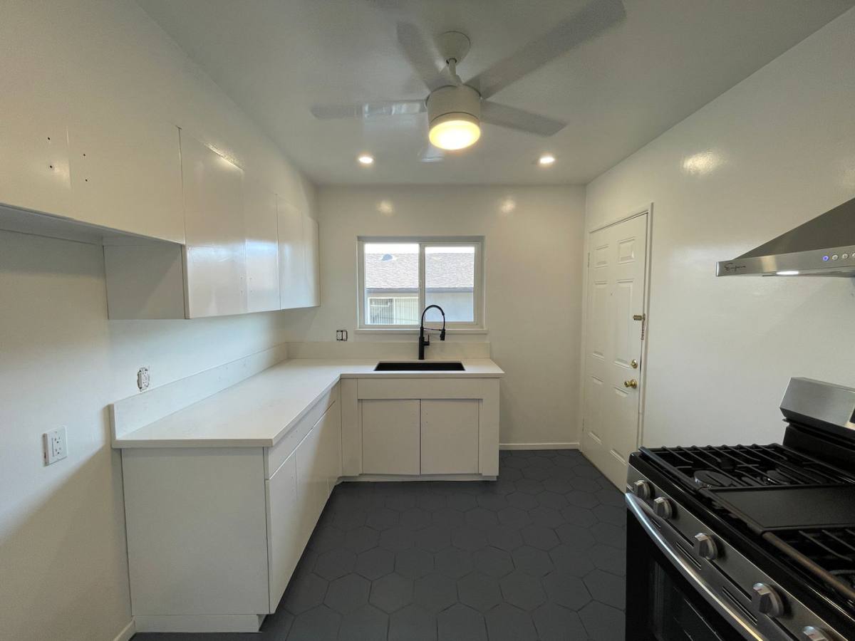 Apartment for rent at 1674-1682 Amberwood Dr, South Pasadena, CA 91030