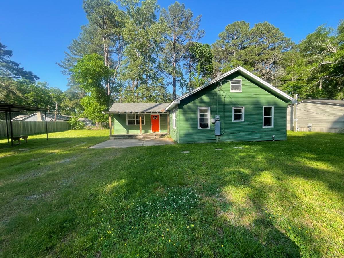 House for rent at 1148 E Pine Island Rd, Shreveport, LA 71107