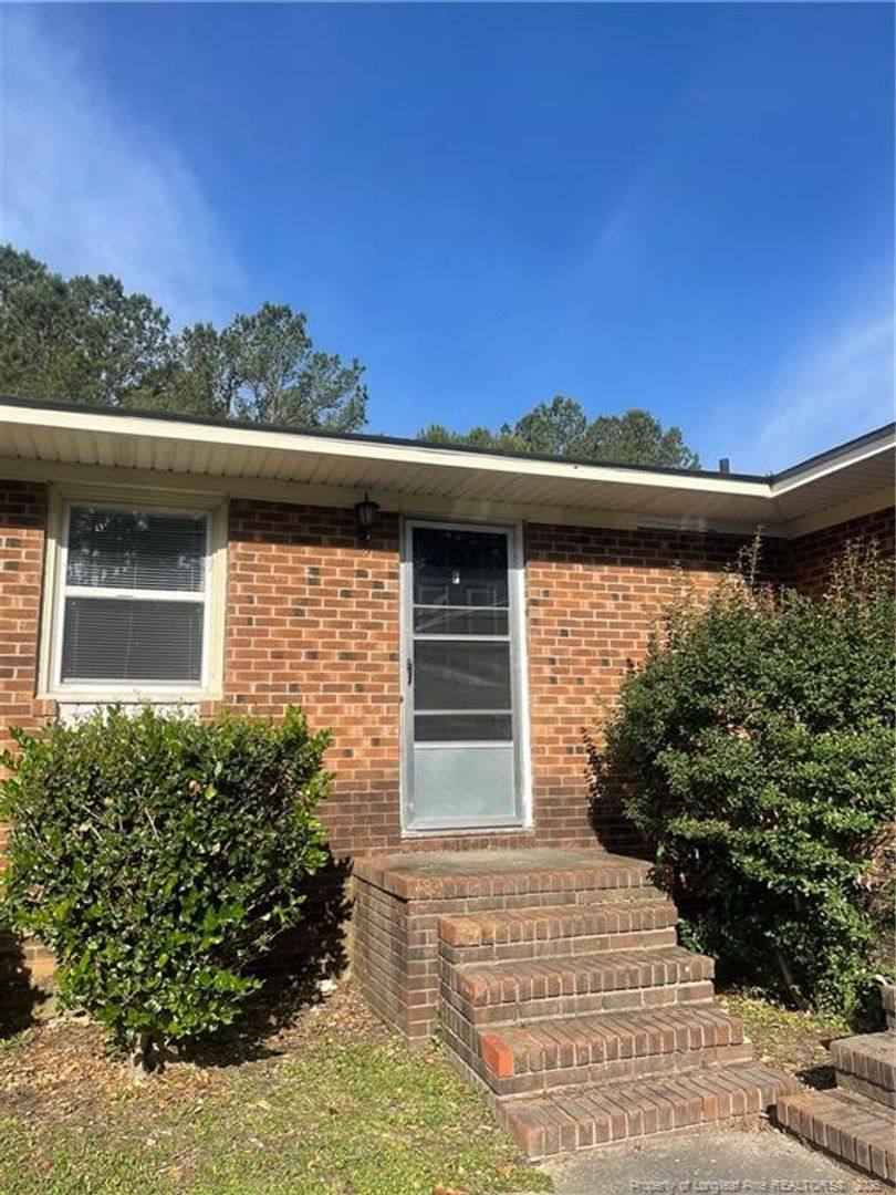 Apartment for rent at 4959 Fieldcrest Dr, Fayetteville, NC 28303