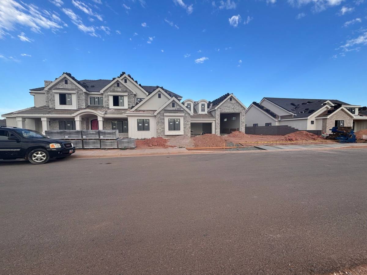 House for rent at 2752 S 240 W, Washington, UT 84780