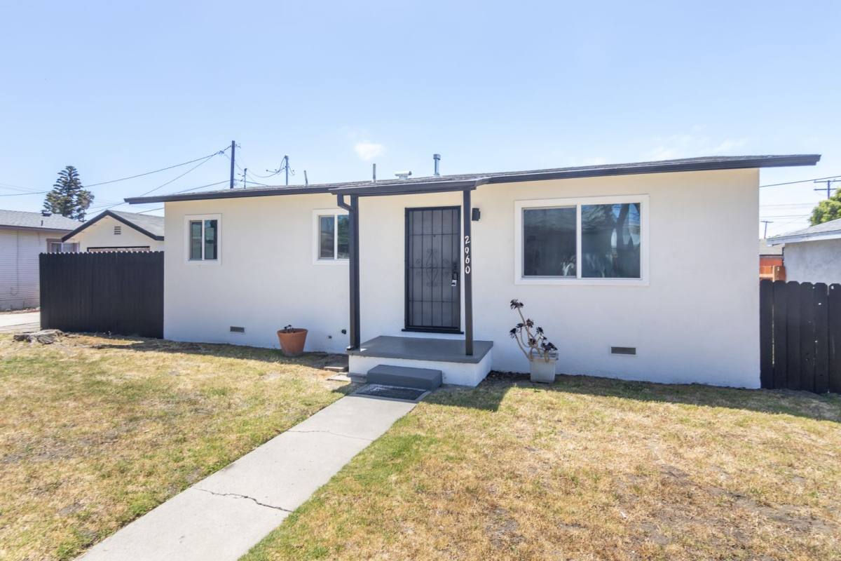 Apartment for rent at 2936-2966 Sherwin Ave, Ventura, CA 93003