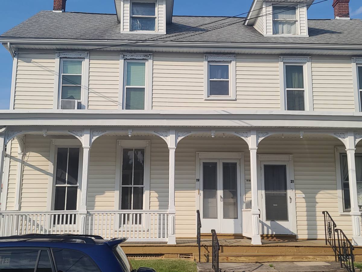 Apartment for rent at 19 E N St, Waynesboro, PA 17268