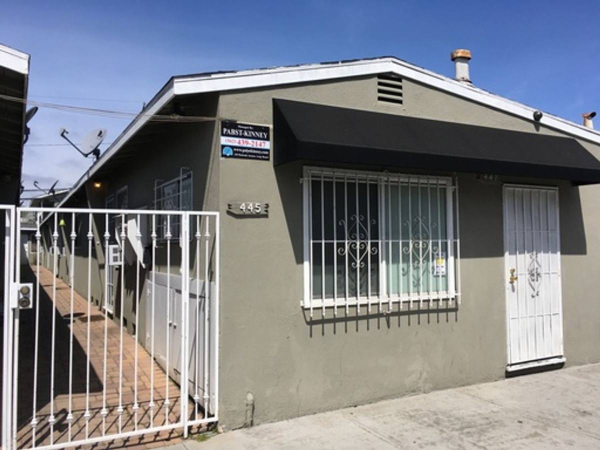 Apartment for rent at 445 Redondo Ave, Long Beach, CA 90814