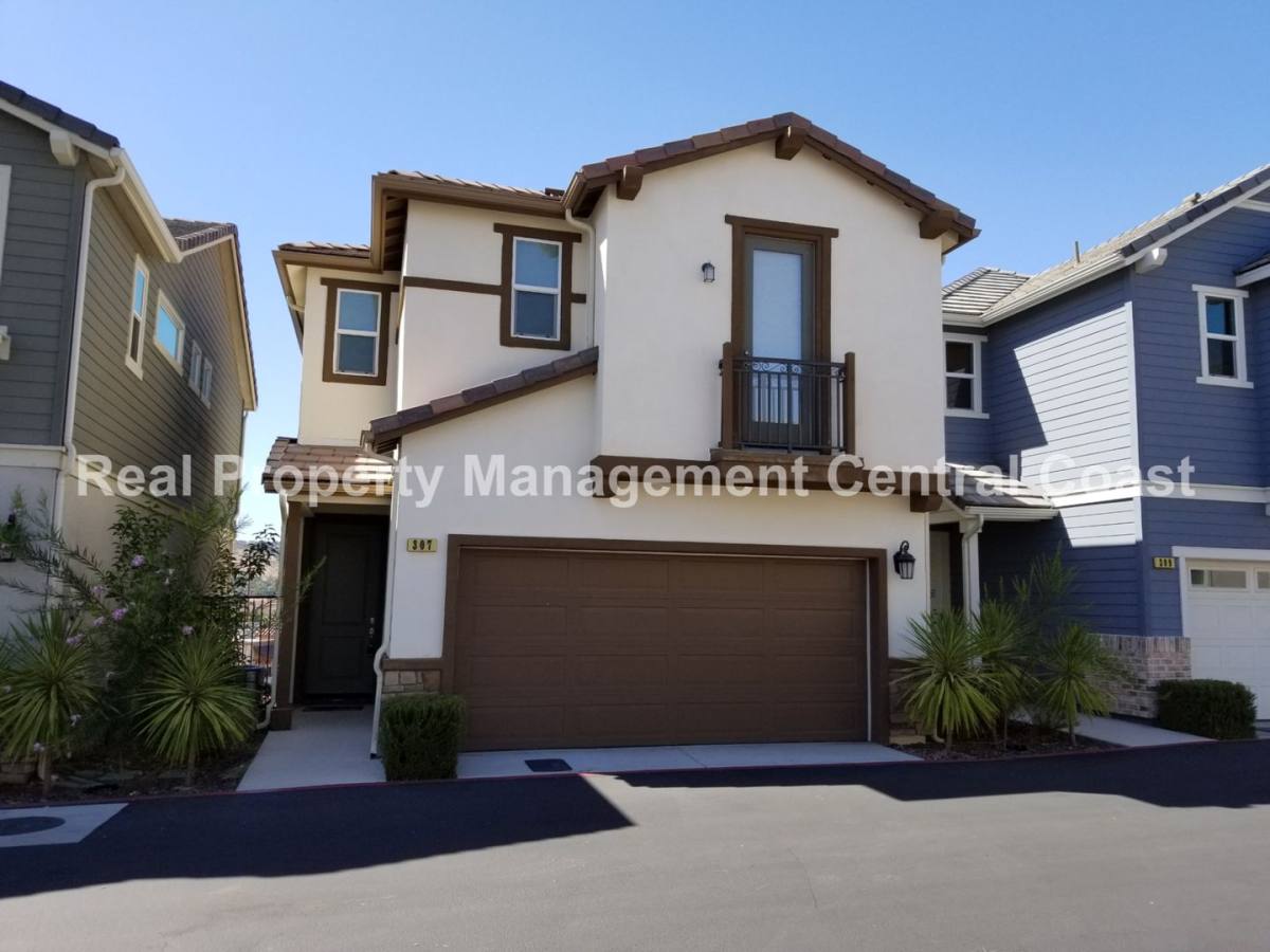 Townhouse for rent at 307 Oak Hill Rd, Paso Robles, CA 93446