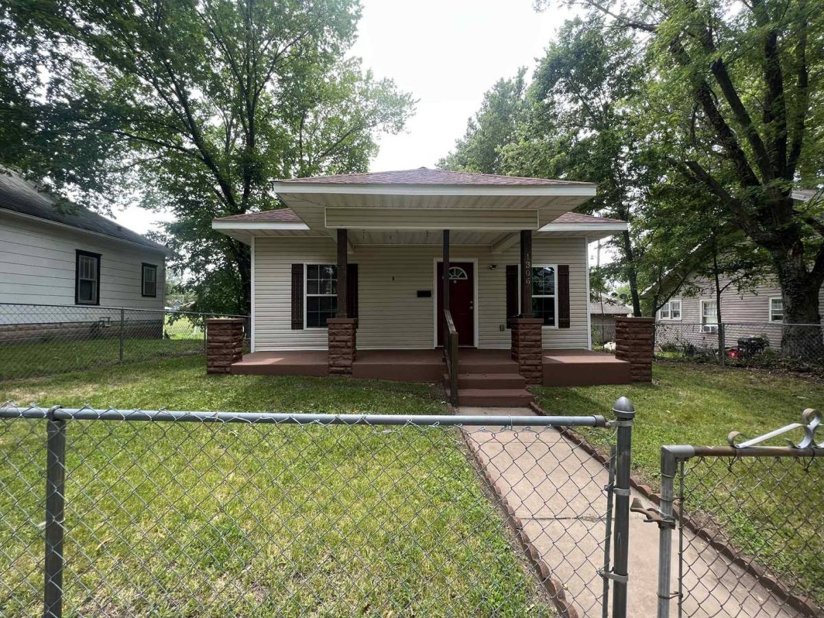 House for rent at 1306 E Furnace St, Joplin, MO 64801