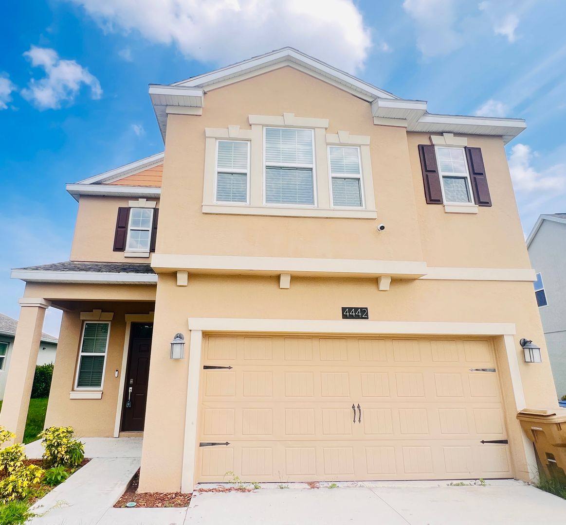 House for rent at 4442 Seven Canyons Dr, Kissimmee, FL 34746