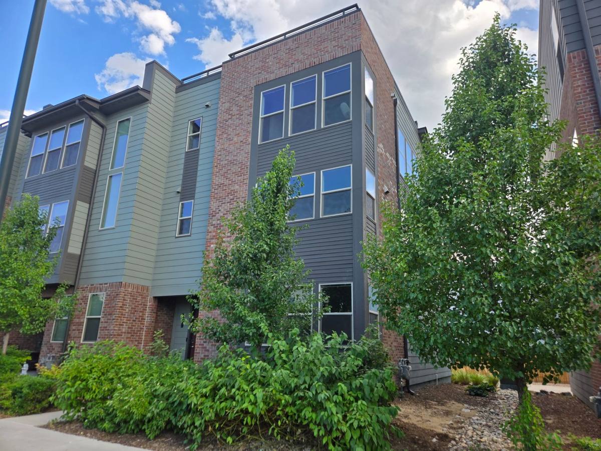 Townhouse for rent at 8652 E 47th Ave, Denver, CO 80238