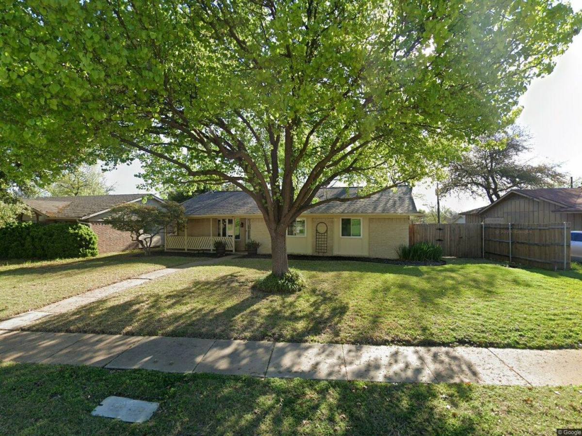 House for rent at 1808 Ridgewood Dr, Plano, TX 75074