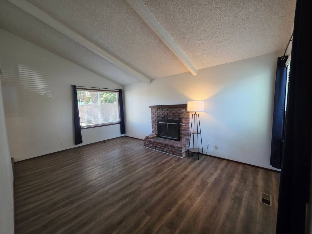 Apartment for rent at 253 S 40th Place, Springfield, OR 97478
