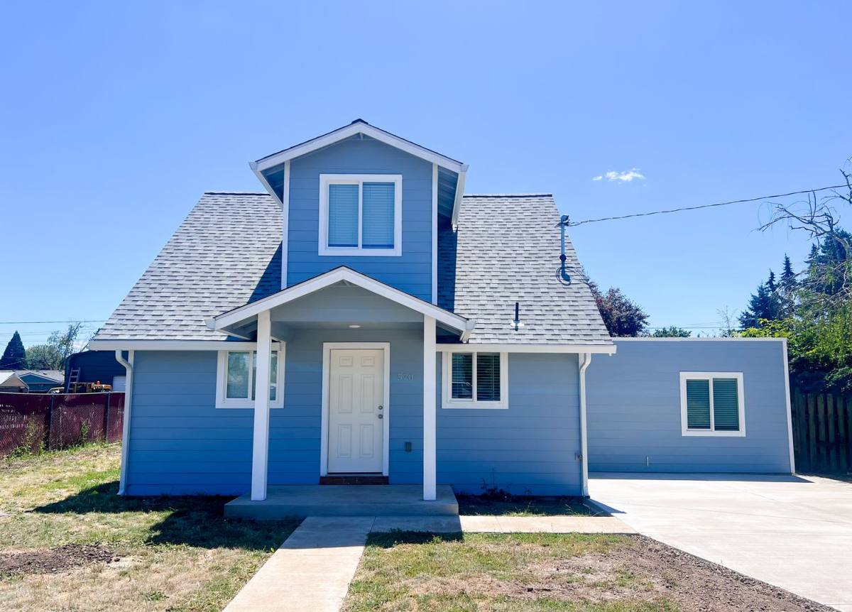 Apartment for rent at 570 W A St, Lebanon, OR 97355
