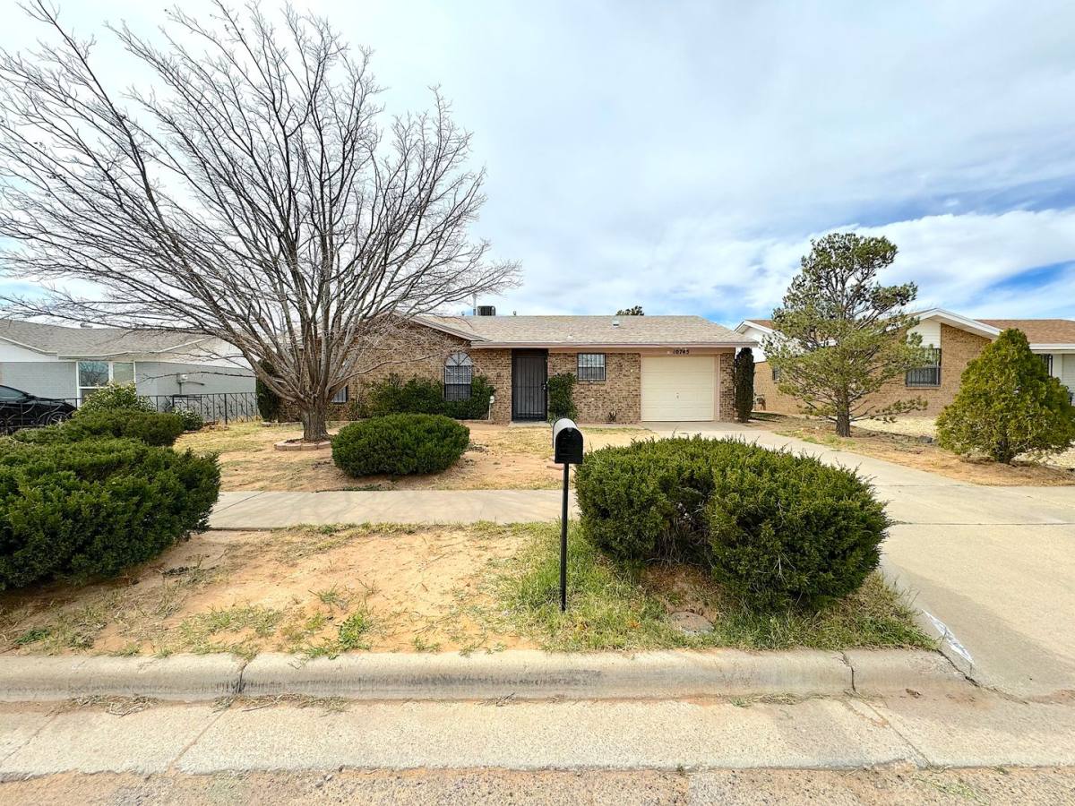 House for rent at 10745 Sapphire, El Paso, TX 79924