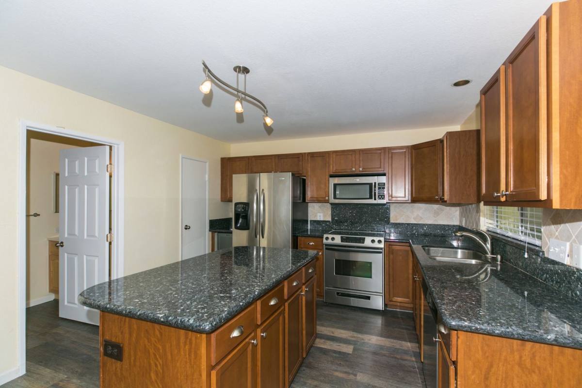 Townhouse for rent at 92-1270 Kikaha St, Kapolei, HI 96707