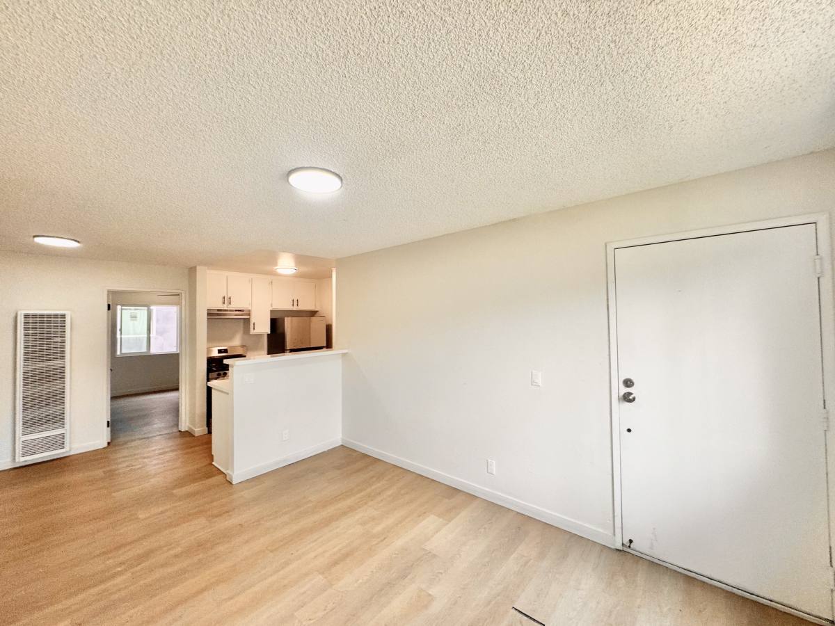 Apartment for rent at 607 W 82nd St #201, Los Angeles, CA 90044