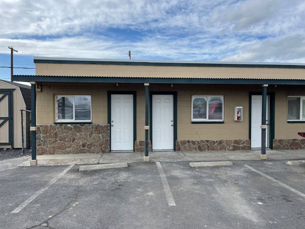 Apartment for rent at 2128 W Broadway, Moses Lake, WA 98837