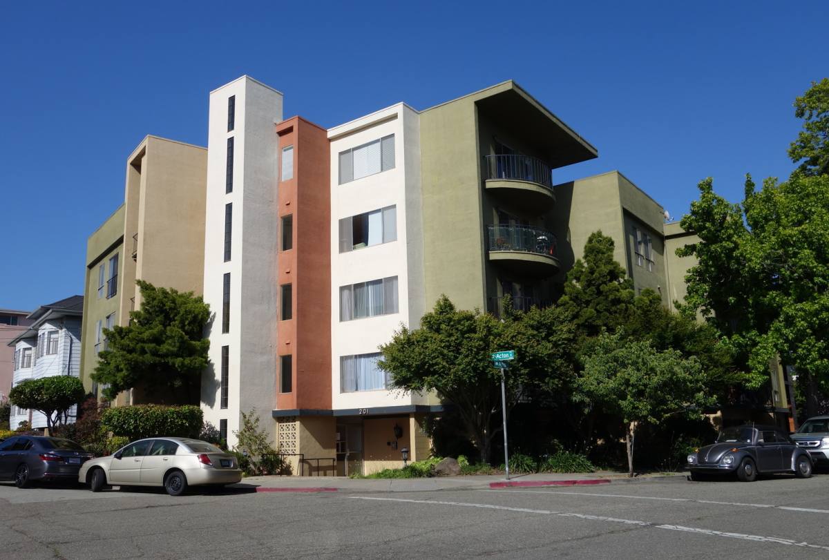 Apartment for rent at 201 Athol Ave, Oakland, CA 94606