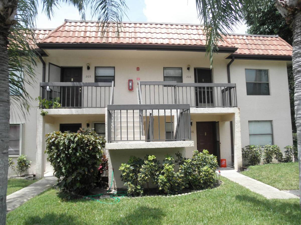 House for rent at 7101 Golf Colony Court #206, Lake Worth, FL 33467