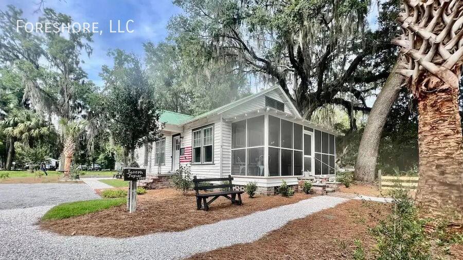 House for rent at 209 Bluffton Rd, Bluffton, SC 29910