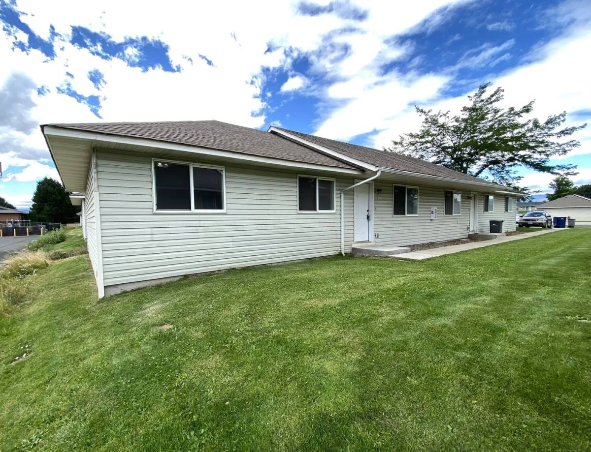 Apartment for rent at 1008 E 19th Ave, Ellensburg, WA 98926