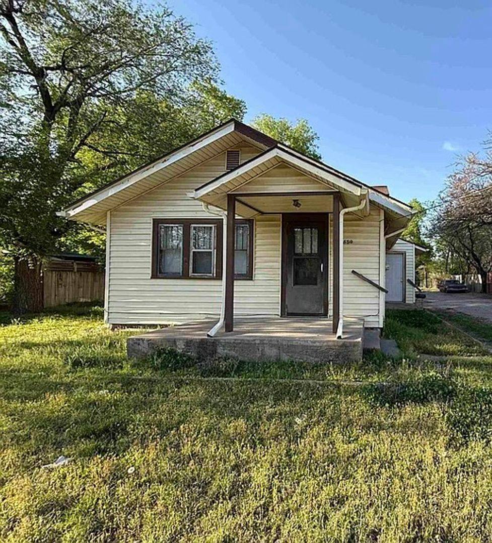 Apartment for rent at 850 W 33rd St N, Wichita, KS 67204