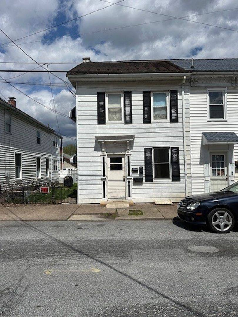 Apartment for rent at 24 W Green St #A, Mechanicsburg, PA 17055