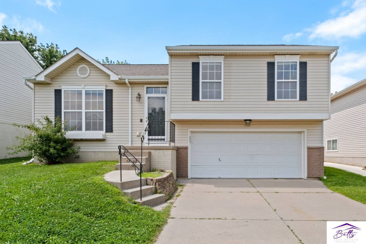 House for rent at 7920 S 161st Terrace, Omaha, NE 68136